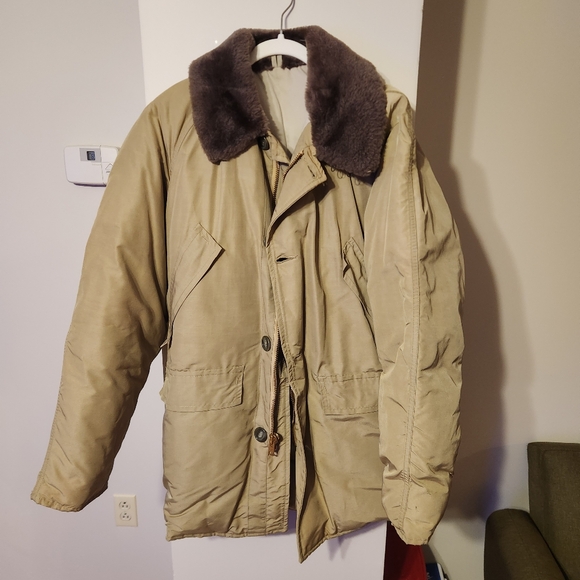 Men's Vintage Eddie Bauer Goose Down Beige Coat with Faux Fur Collar Size L - Picture 1 of 7